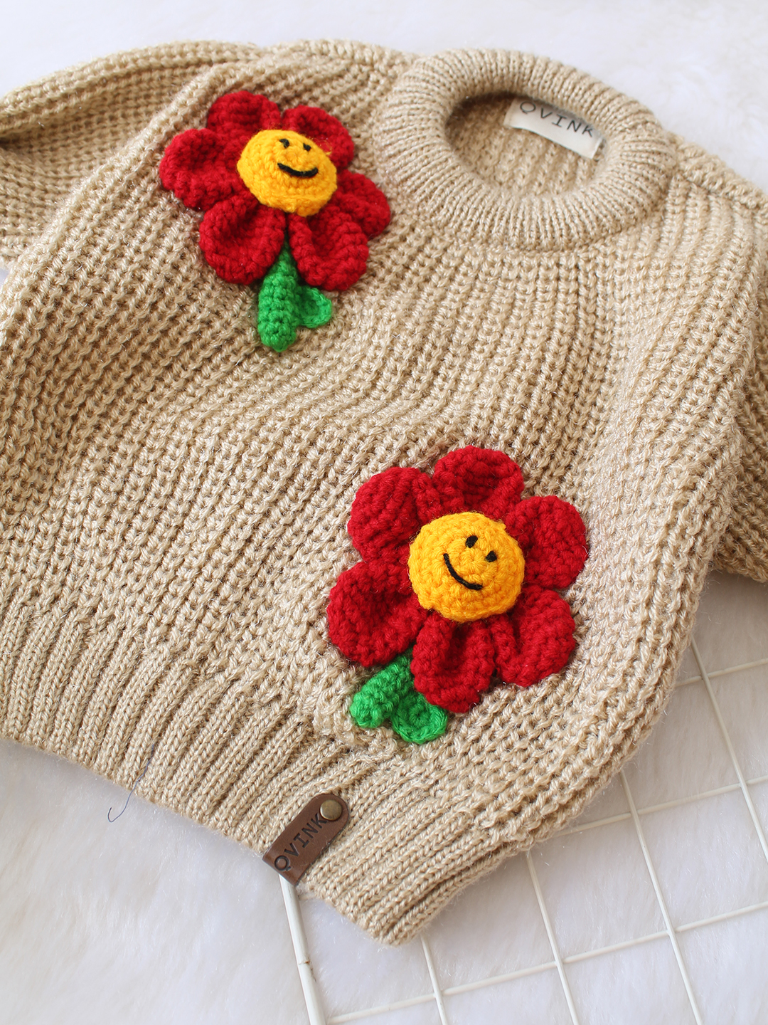 Qvink Knitted Full Sleeves Floral Applique Detailed Sweater - Beige