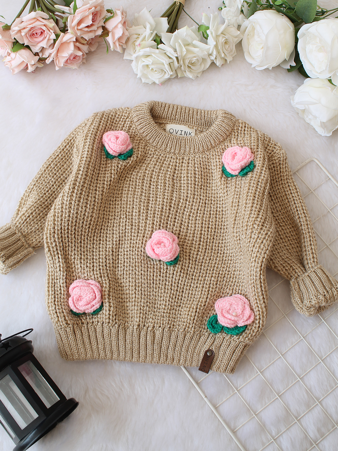 Qvink Knitted Full Sleeves Pink Rose Applique Detailed Sweater - Beige