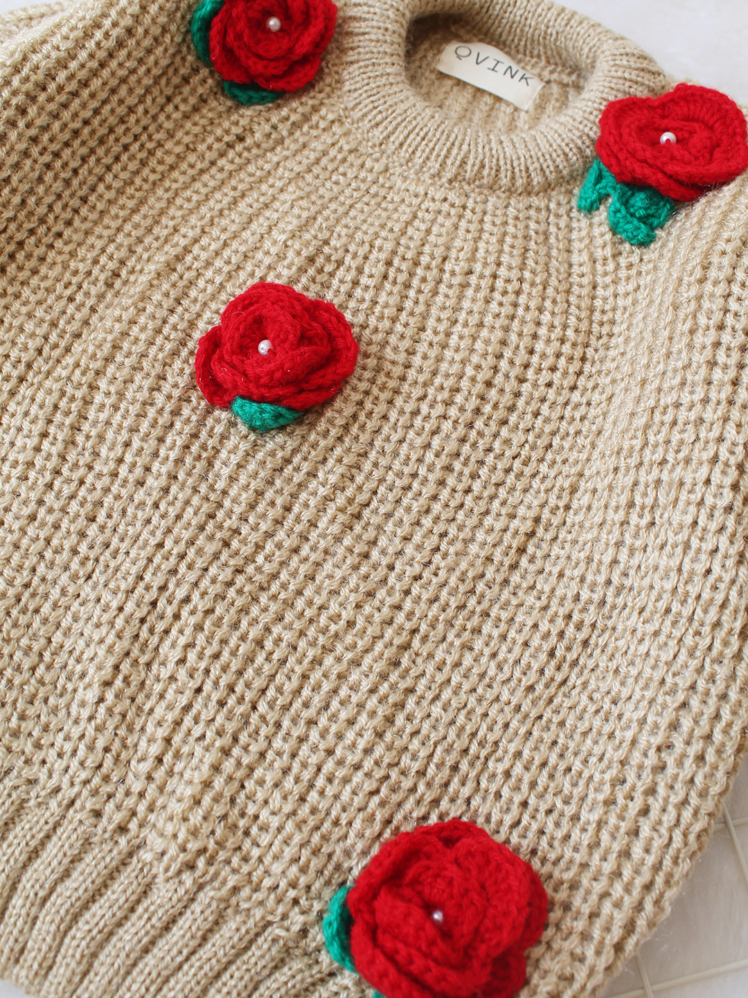 Qvink Knitted Full Sleeves Red Rose Applique Detailed Sweater - Beige