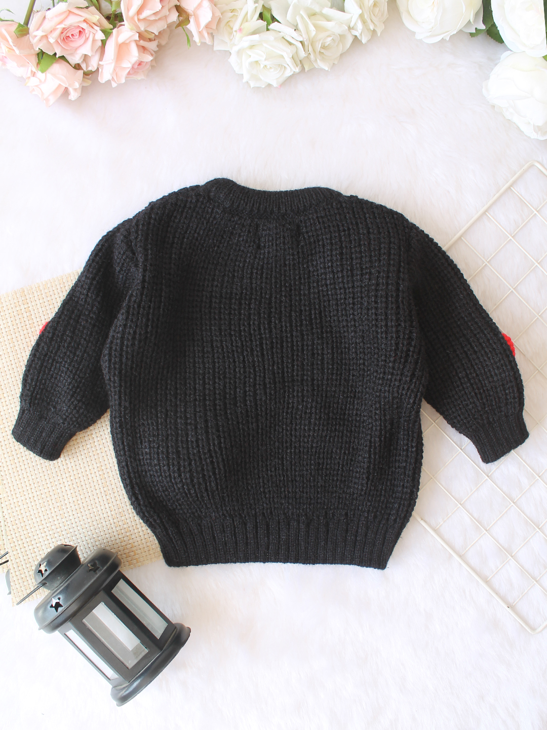 Qvink Knitted Full Sleeves Heart Applique Detailed Sweater - Black