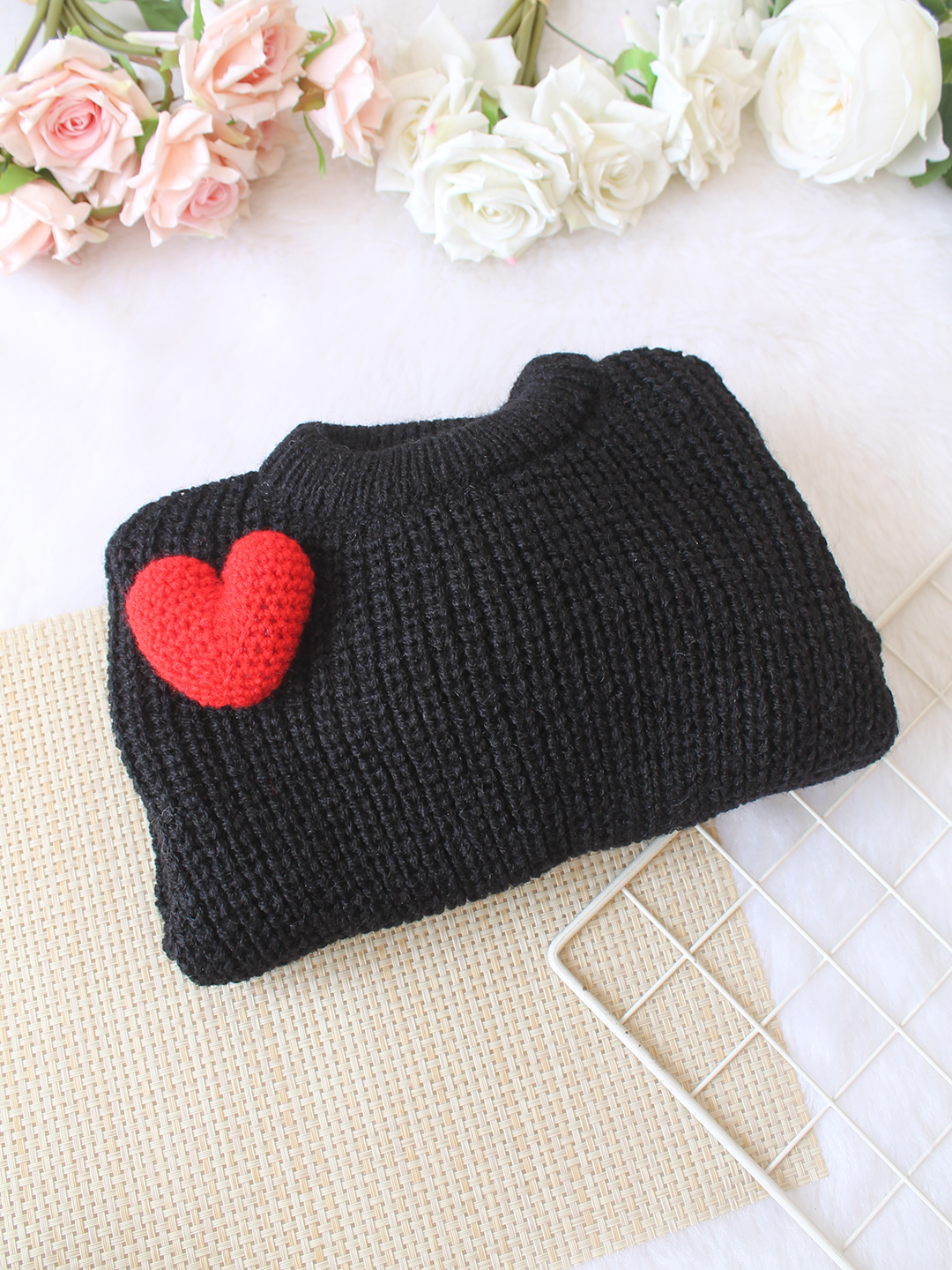 Qvink Knitted Full Sleeves Heart Applique Detailed Sweater - Black