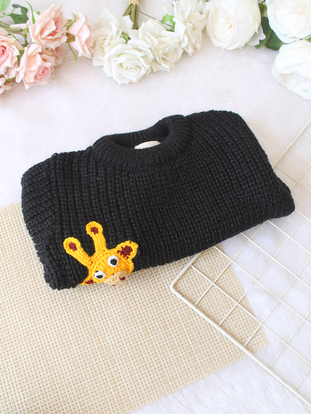 Qvink Knitted Full Sleeves Giraffe Applique Detailed Sweater - Black