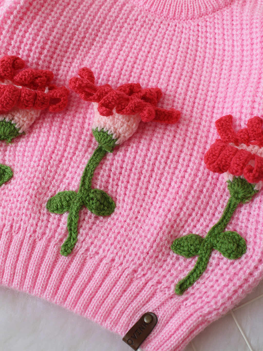 Qvink Knitted Full Sleeves Floral Applique Detailed Sweater - Pink