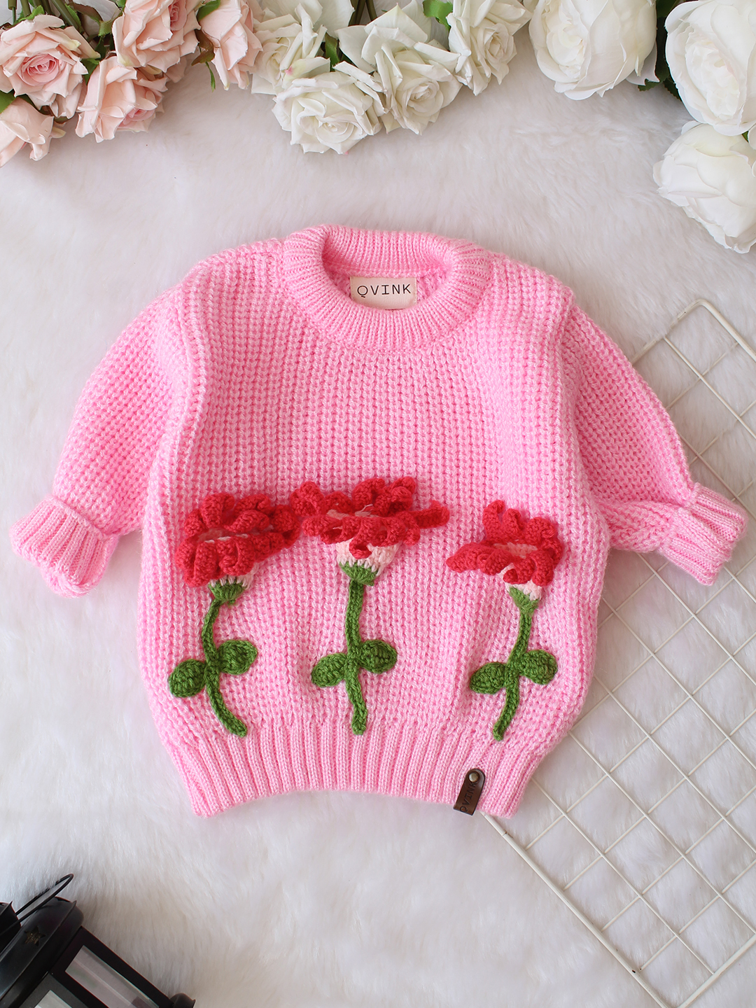 Qvink Knitted Full Sleeves Floral Applique Detailed Sweater - Pink