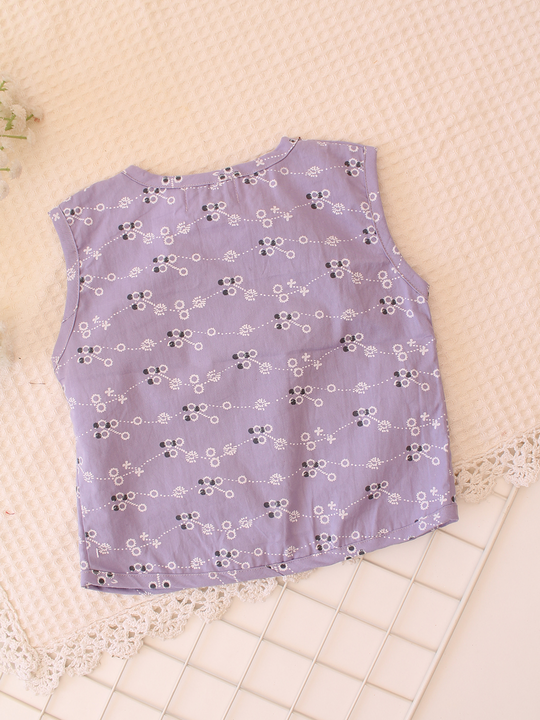 Qvink Sleeveless Self Design Infant Cotton Vest - Lavender