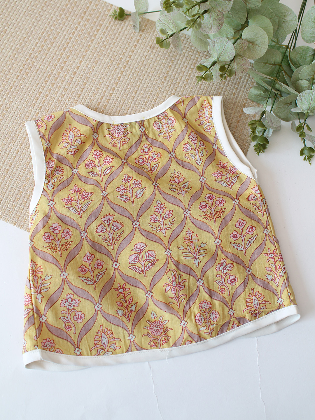 Qvink Floral Printed Cotton Jhabla - Yellow