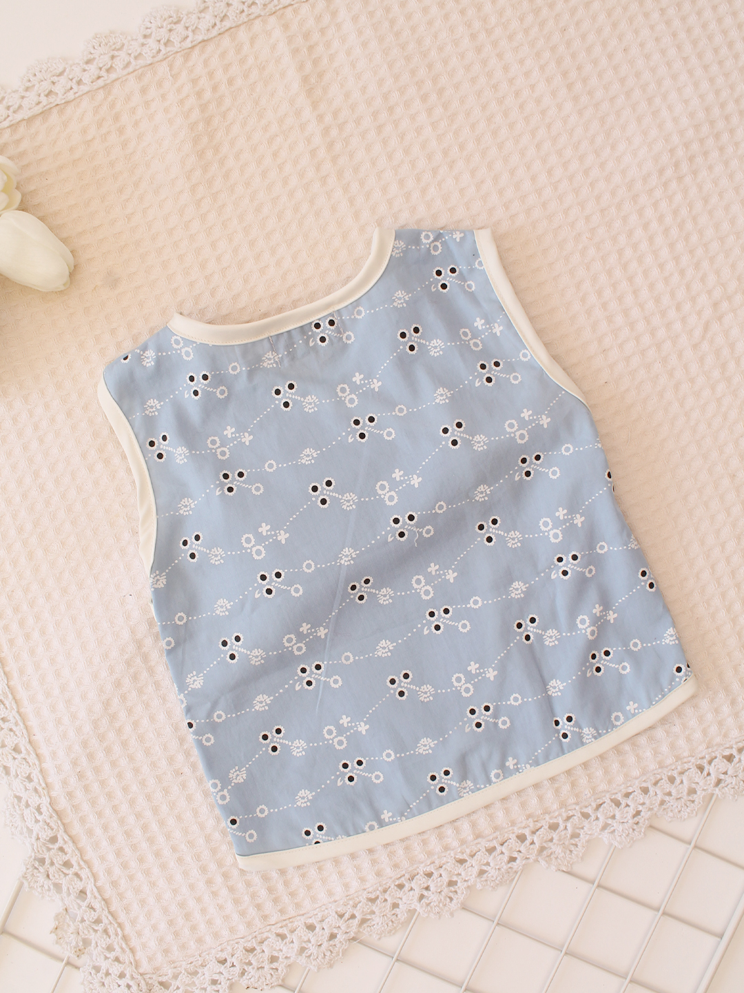 Qvink Sleeveless Self Design Infant Cotton Vest - Blue