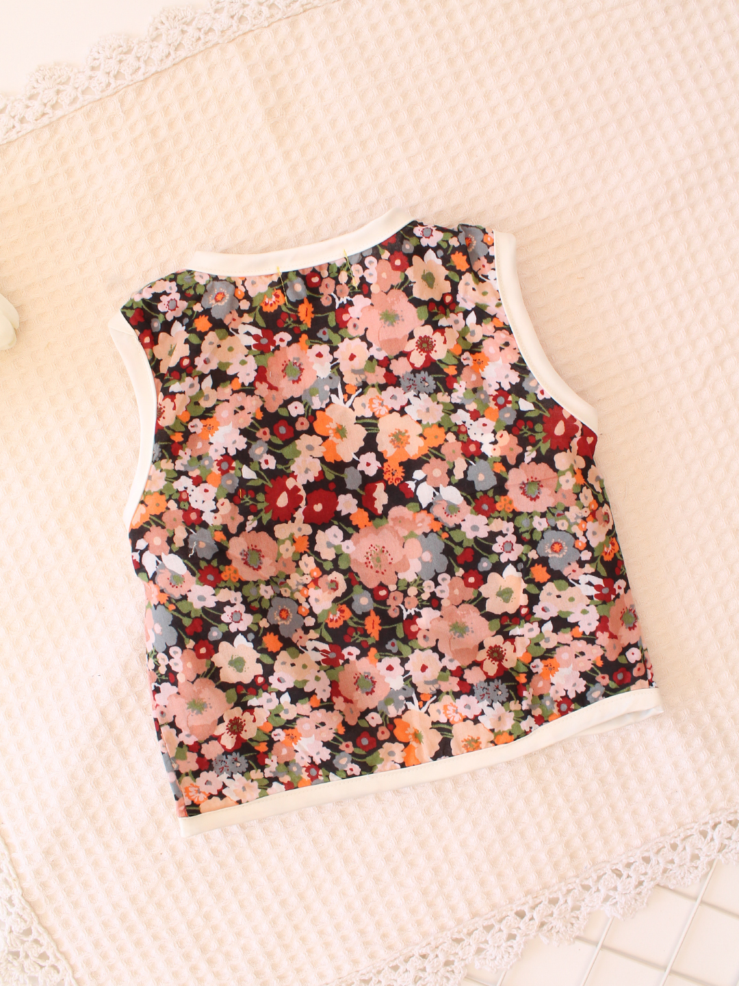Qvink Sleeveless Multi Floral Print Infant Cotton Vest - Multicolor