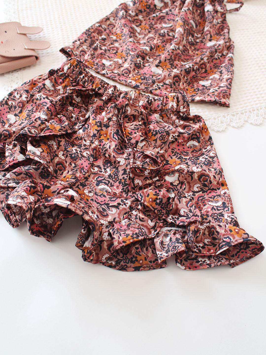 Qvink Floral Printed Top Co ord Set with Adjustable Neck - Brown