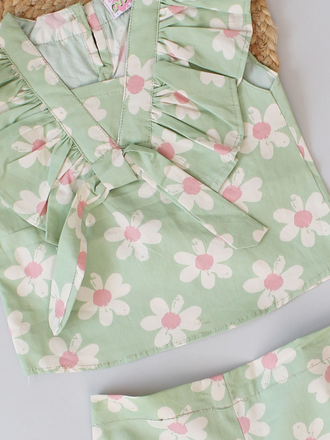 Qvink Frill Sleeves Floral Printed Summer Co Ord Set - Green
