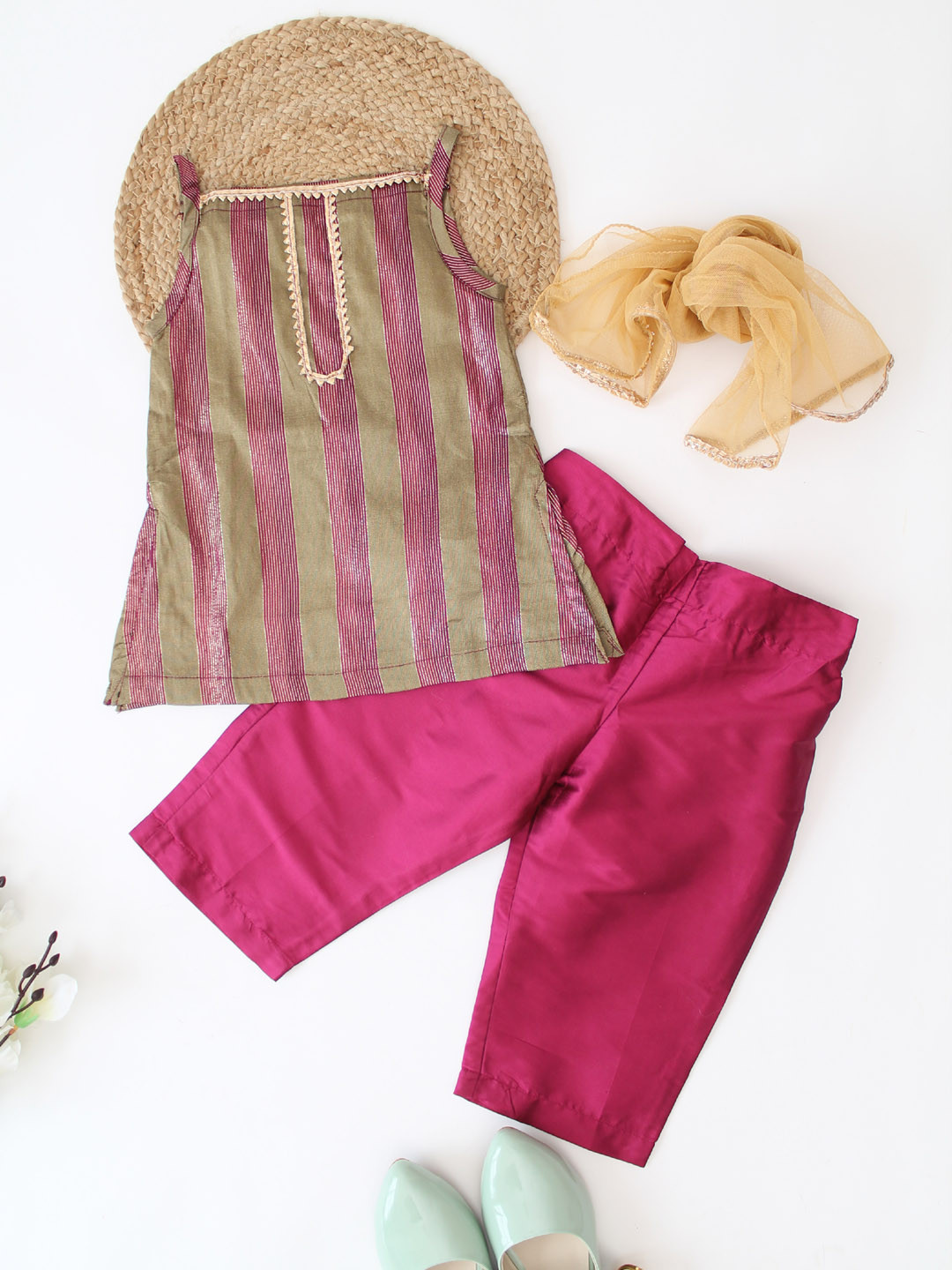 Qvink Motif Design Kurta Co ord Set with Pants & Dupatta - Pink