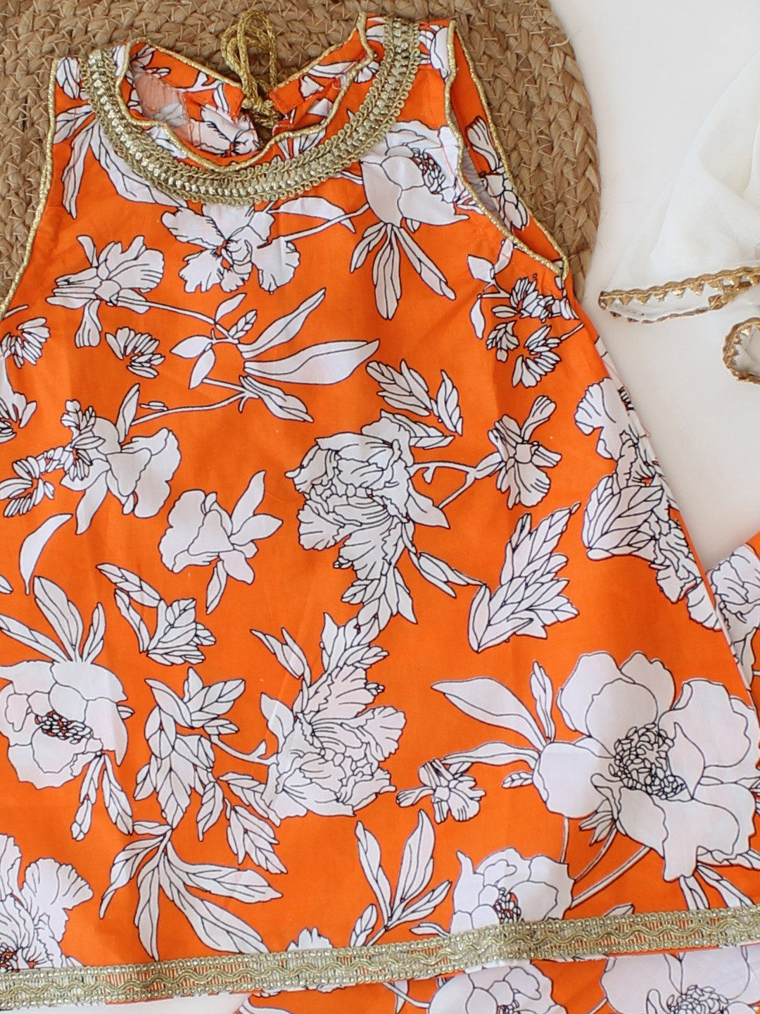 Qvink Printed & Lace Embellished Kurta Set with Dupatta