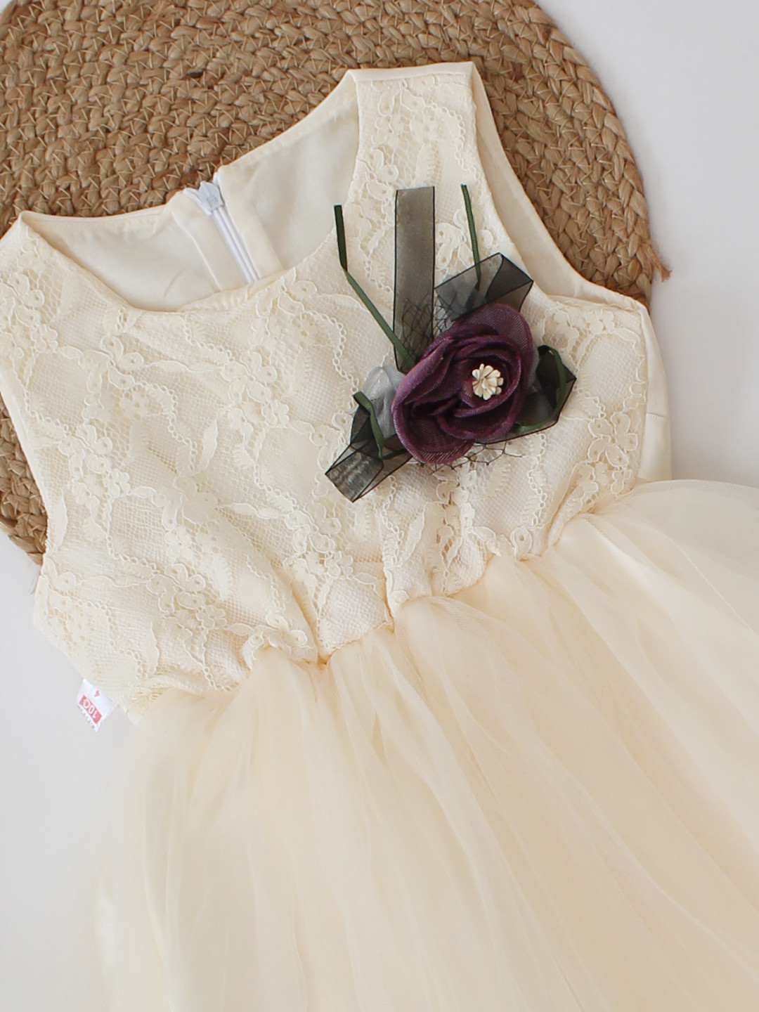 Qvink Sleeveless Floral Lace Detailing Party Wear One Piece