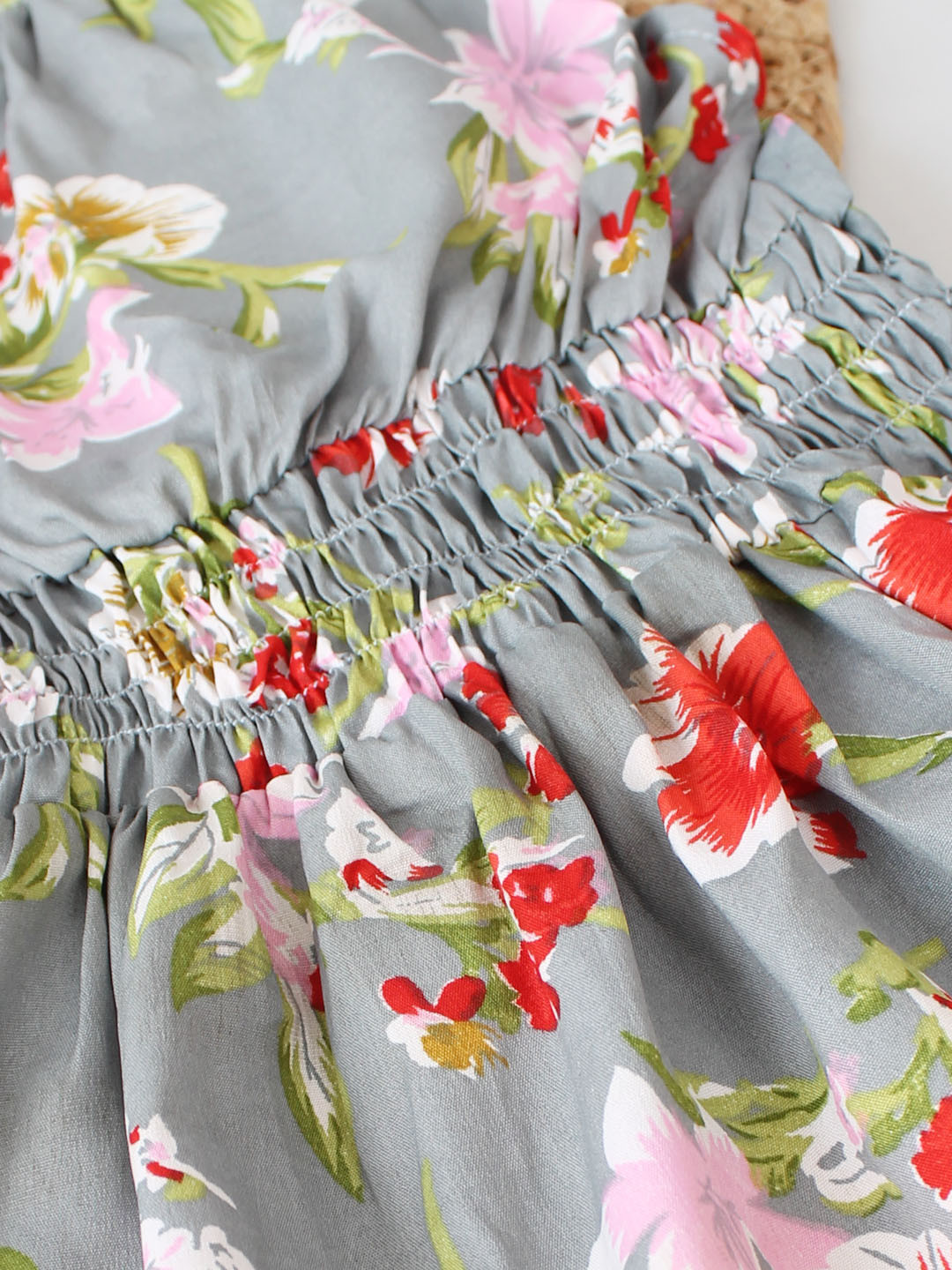 Qvink Sleeveless Floral Printed Smocking Detailed Dress - Grey