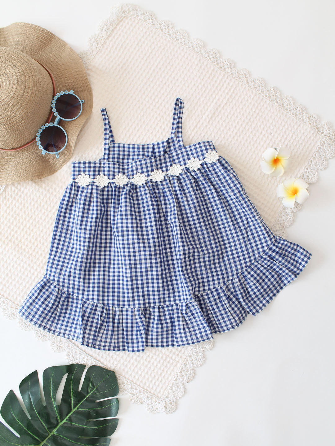 Qvink Sleeveless Lace Detailing Front Openable Dress - Blue
