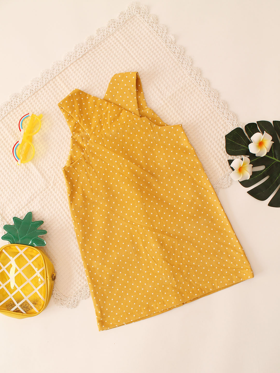 Qvink Sleeveless Pocket Detailed Front Openable Dress - Yellow