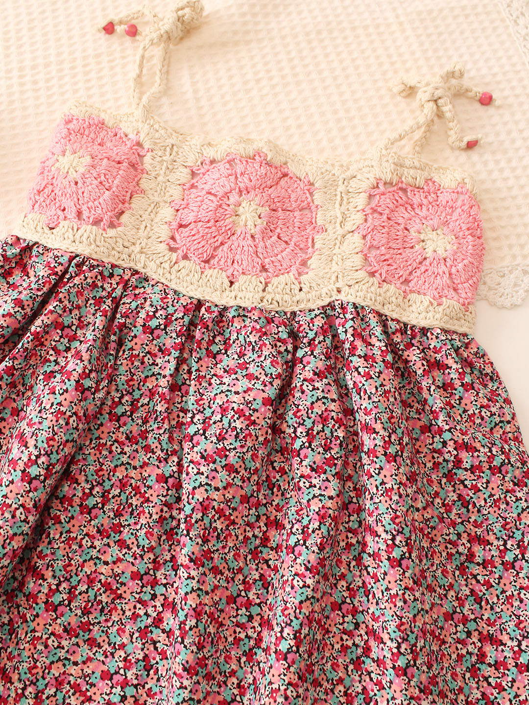 Qvink Sleeveless Summer Crochet Detail Floral Dress - Pink