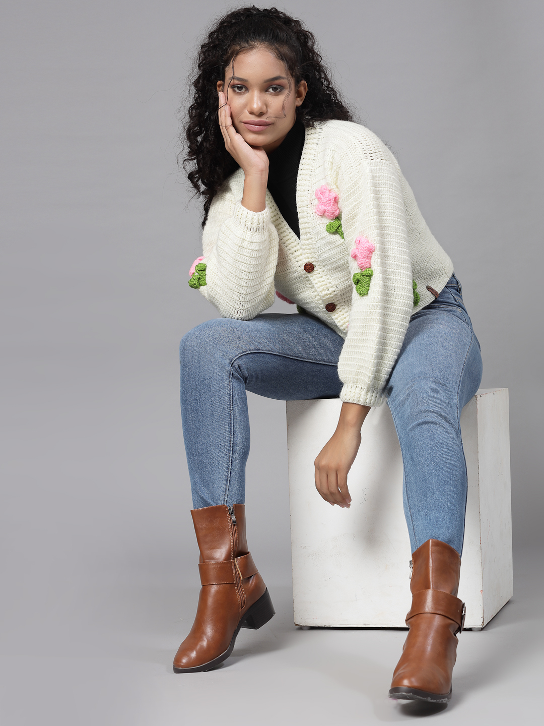 Rose Flower with Leaves Applique Cardigan for Women - Cream