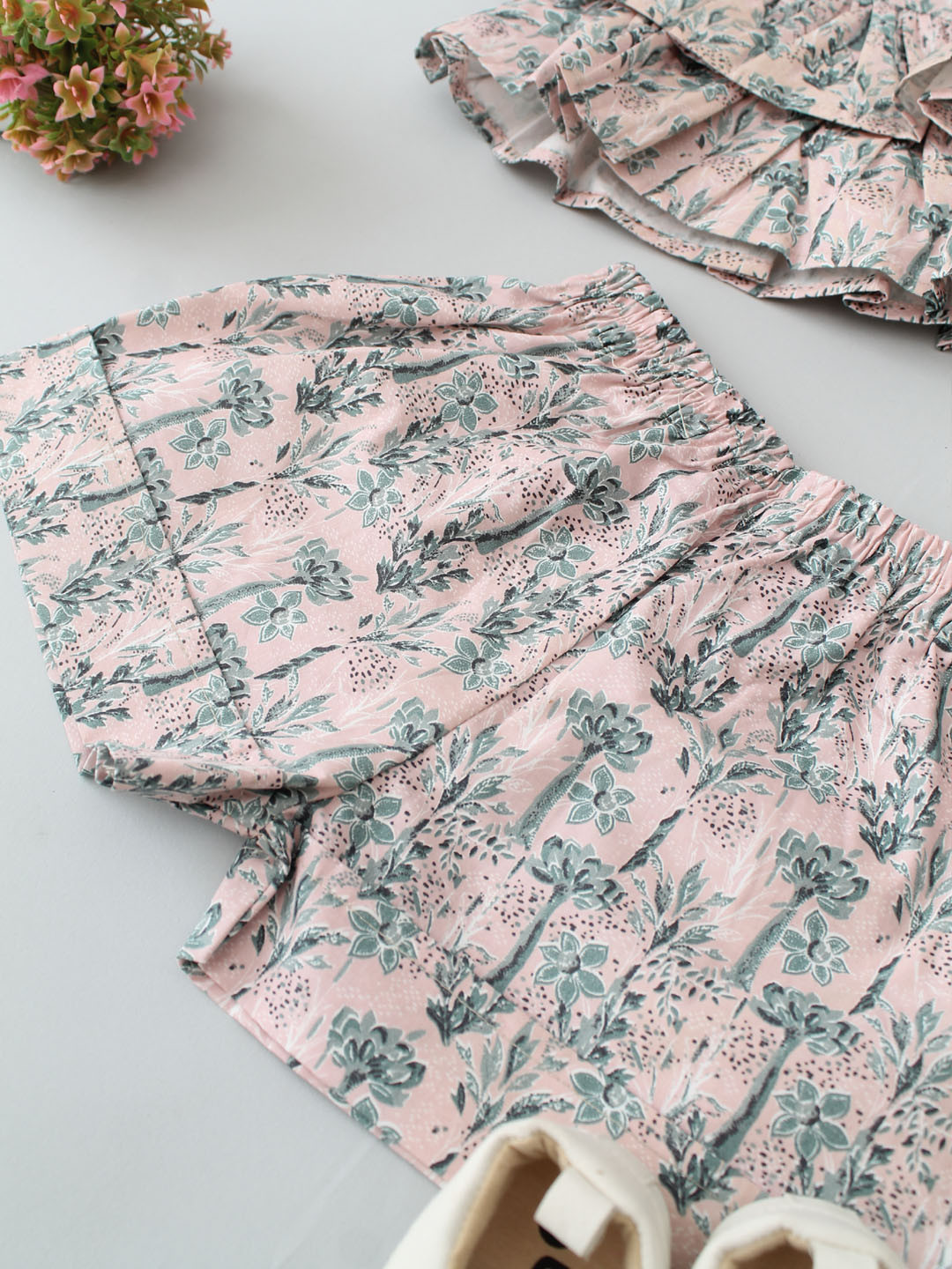 Shoulder Tie-up Floral Printed Top and Shorts Co ord Set - Pink