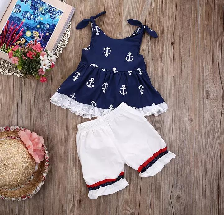 Smart Set With Attached Red Bow