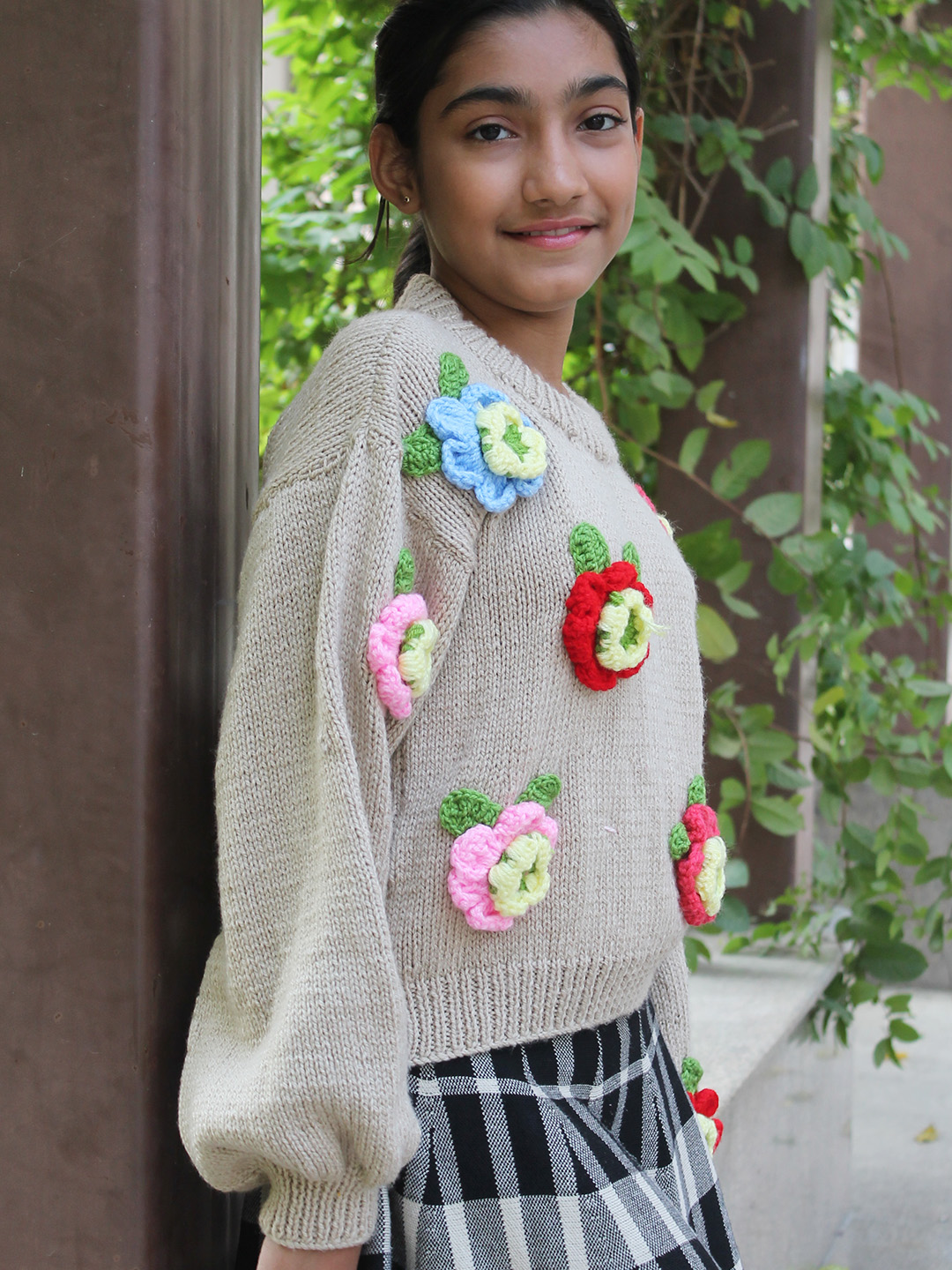 Woonie Colorful Floral Pullover - Beige