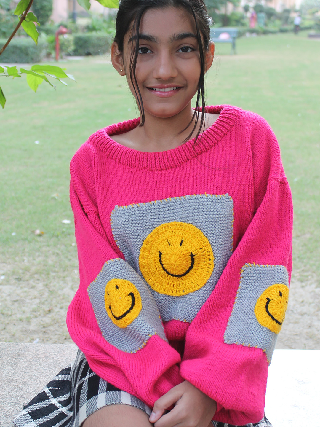 Woonie Handknitted Full Sleeves Smiley Face Designed Sweater - Pink