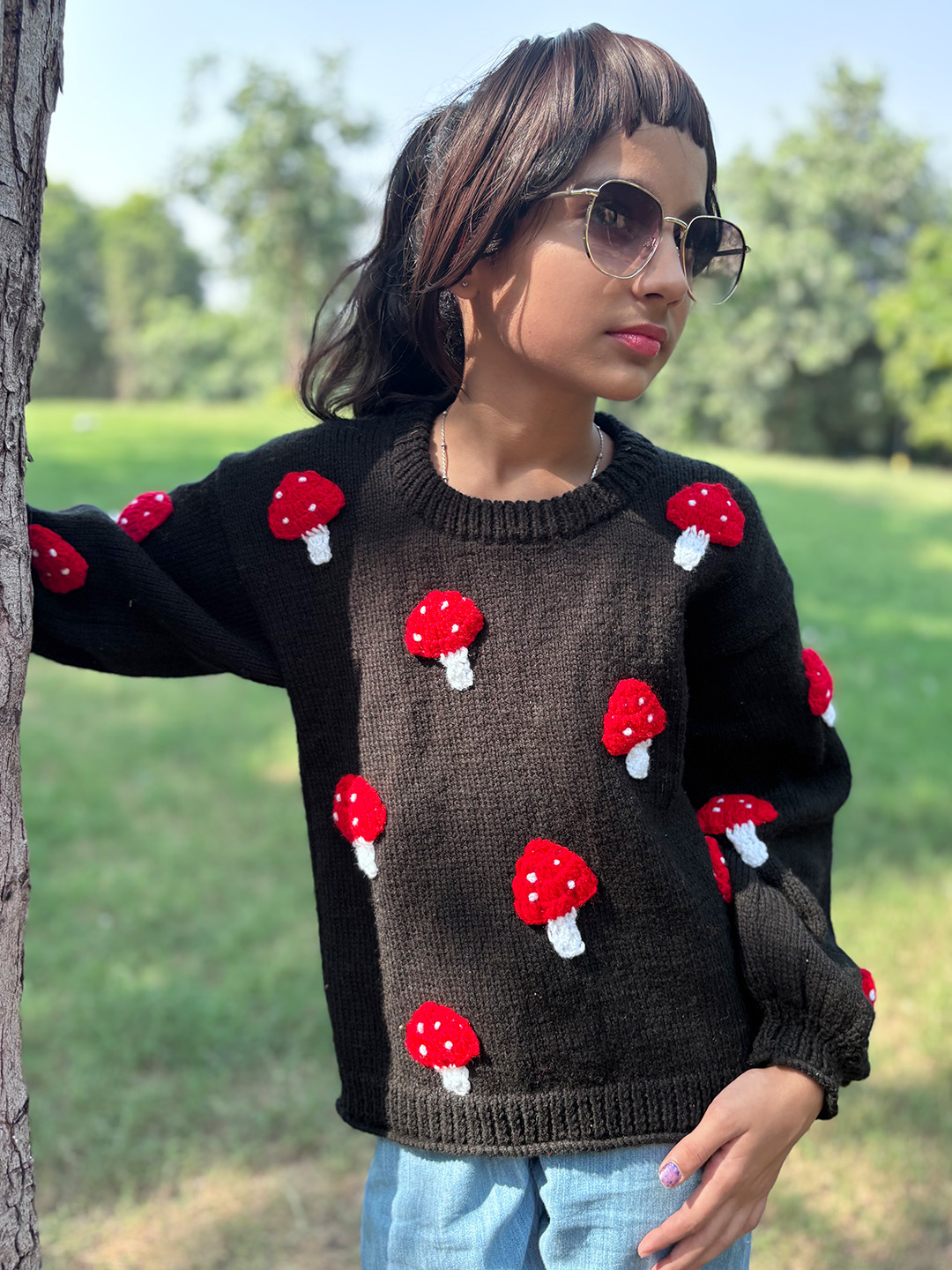 Woonie Handknitted Full Sleeves Mushroom Applique Detailed Sweater - Black