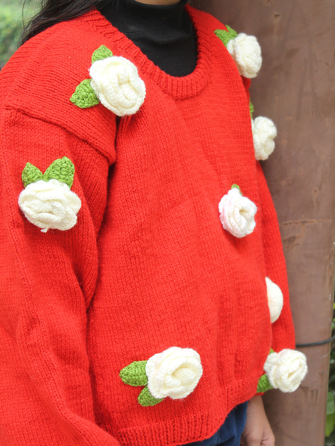 Woonie Handknitted Full Sleeves White Rose Detailed Sweater - Red