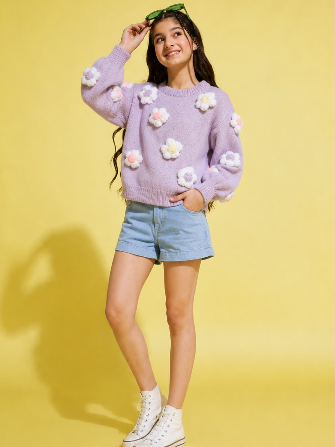 Woonie Handknitted Full Sleeves Floral Applique Detailed Pullover - Lavender