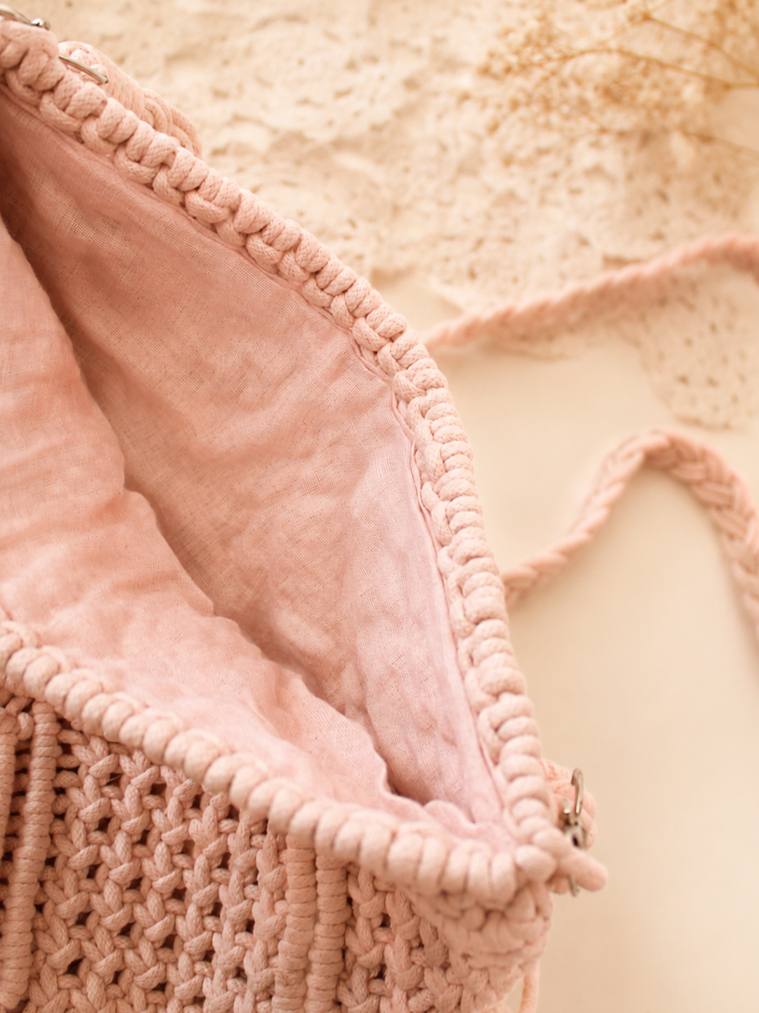 Tassel detail Handcrafted Macrame Handbag - Offwhite