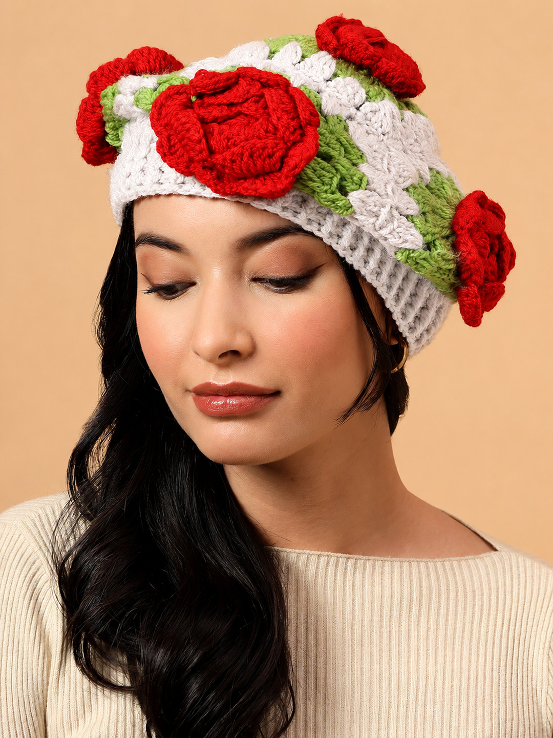 Velvery Handknitted Rose Detailed Cap - White