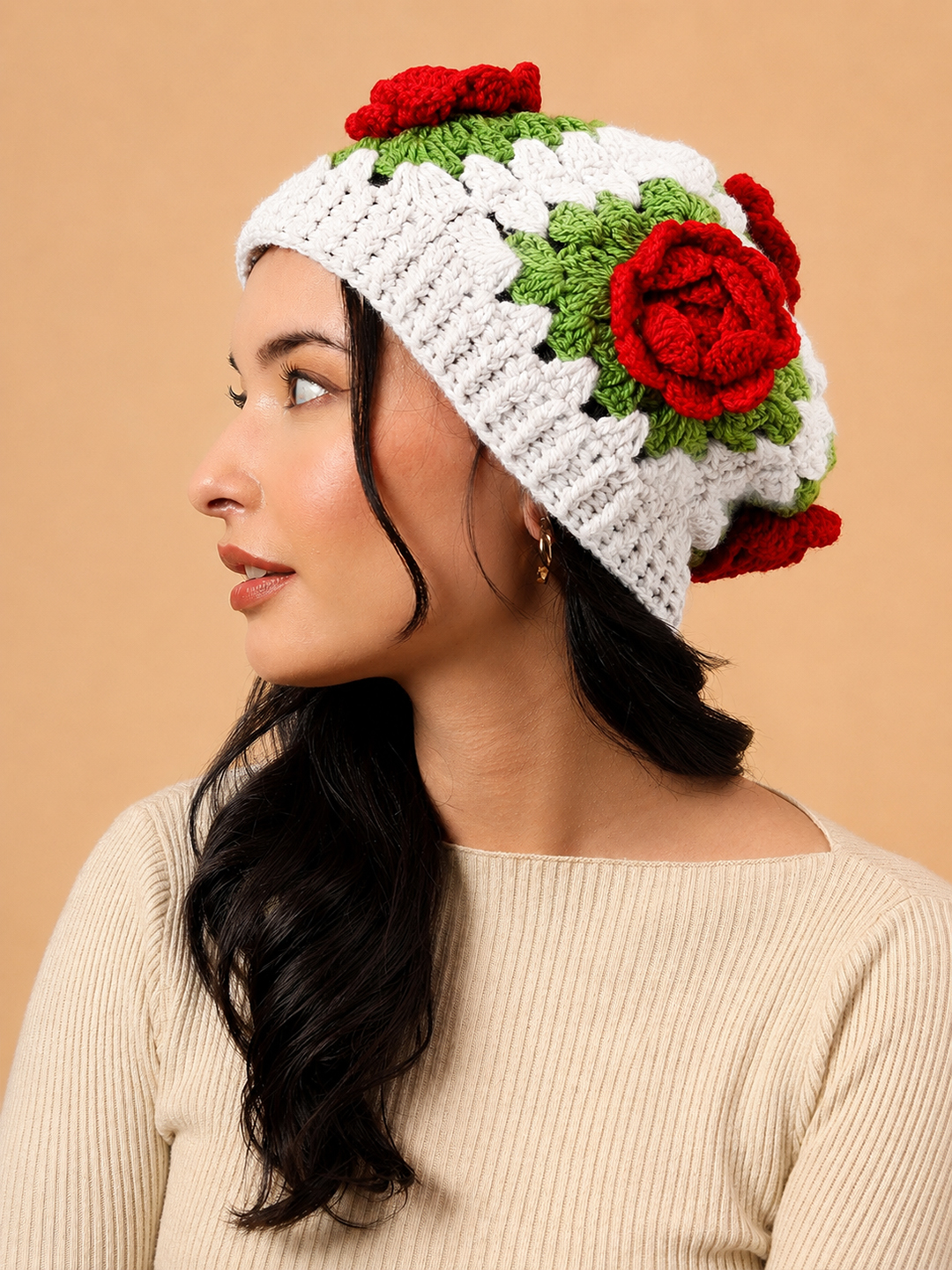 Velvery Handknitted Rose Detailed Cap - White