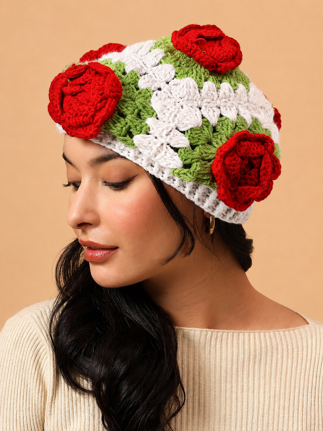 Velvery Handknitted Rose Detailed Cap - White