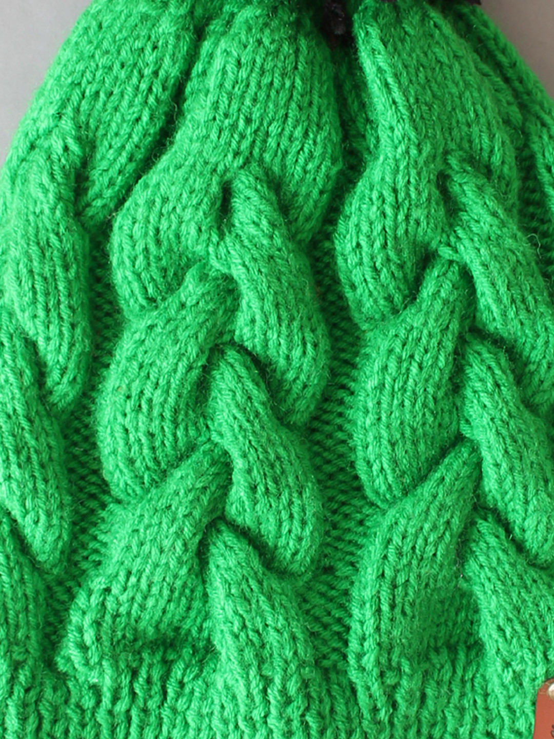 Velvery Handmade Cable Knit Pom-Pom Detail Beanie- Green