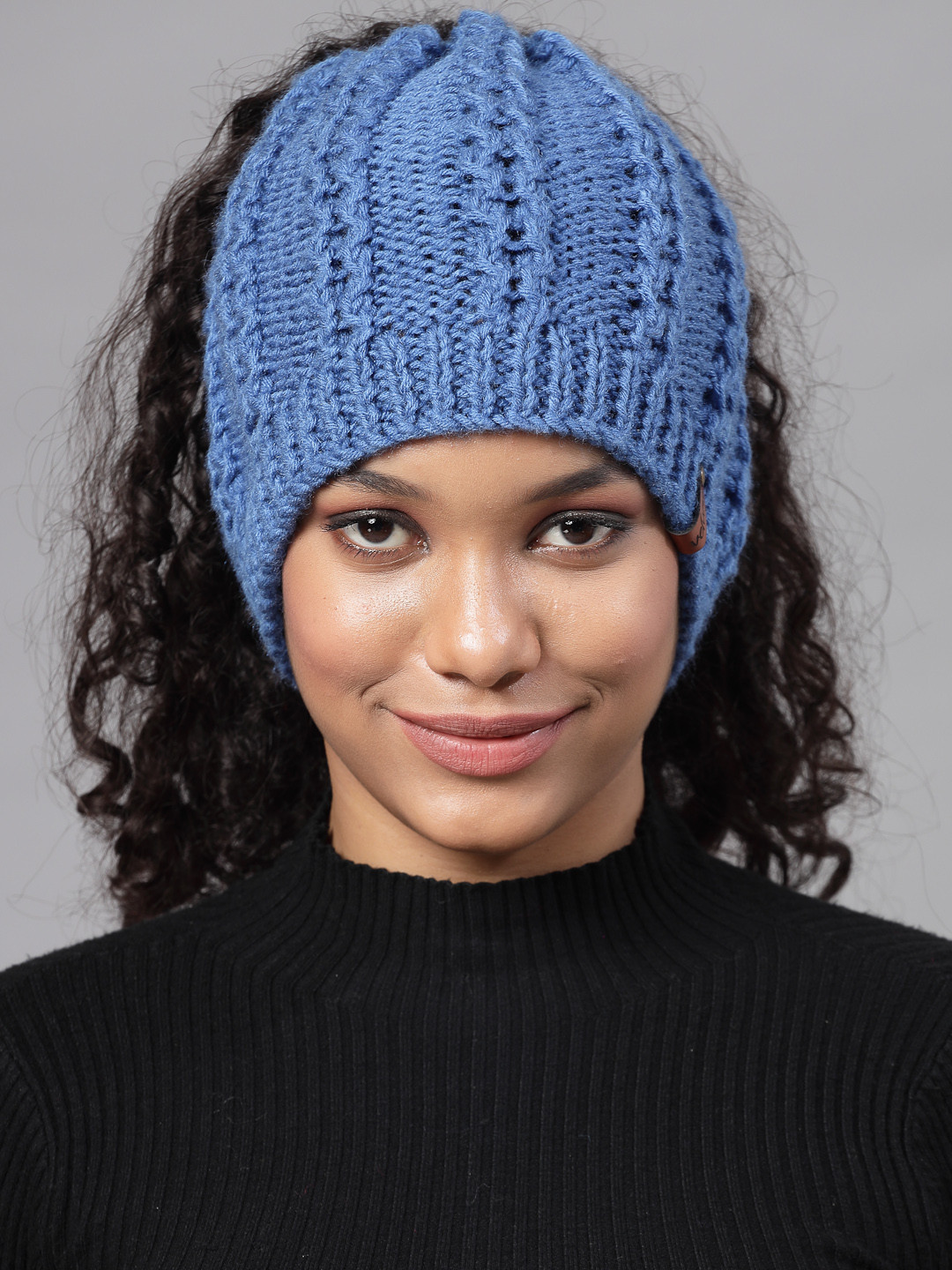 Velvery Handmade Ponytail Self Design Detail Winter Hat - Blue