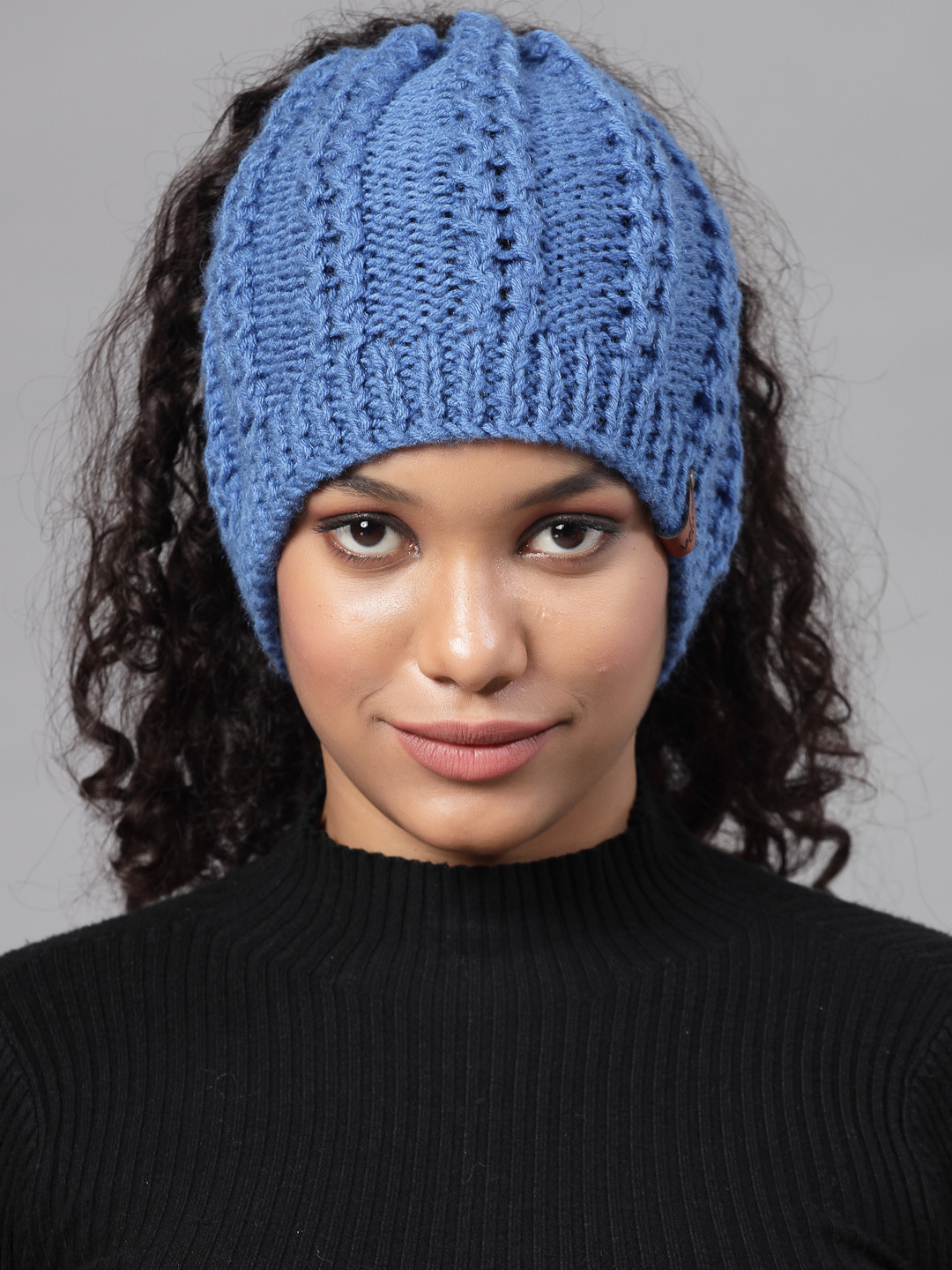 Velvery Handmade Ponytail Self Design Detail Winter Hat - Blue