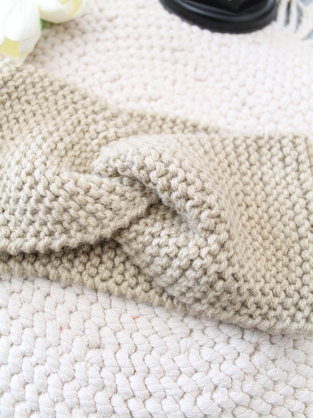 Velvery Hand-Knitted Grey Self Design Acrylic Headband