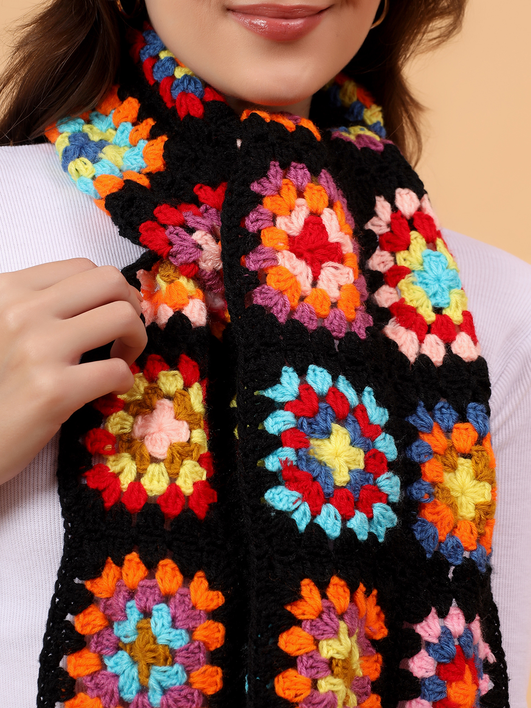 Velvery Granny Sqaure Muffler - Multicolor