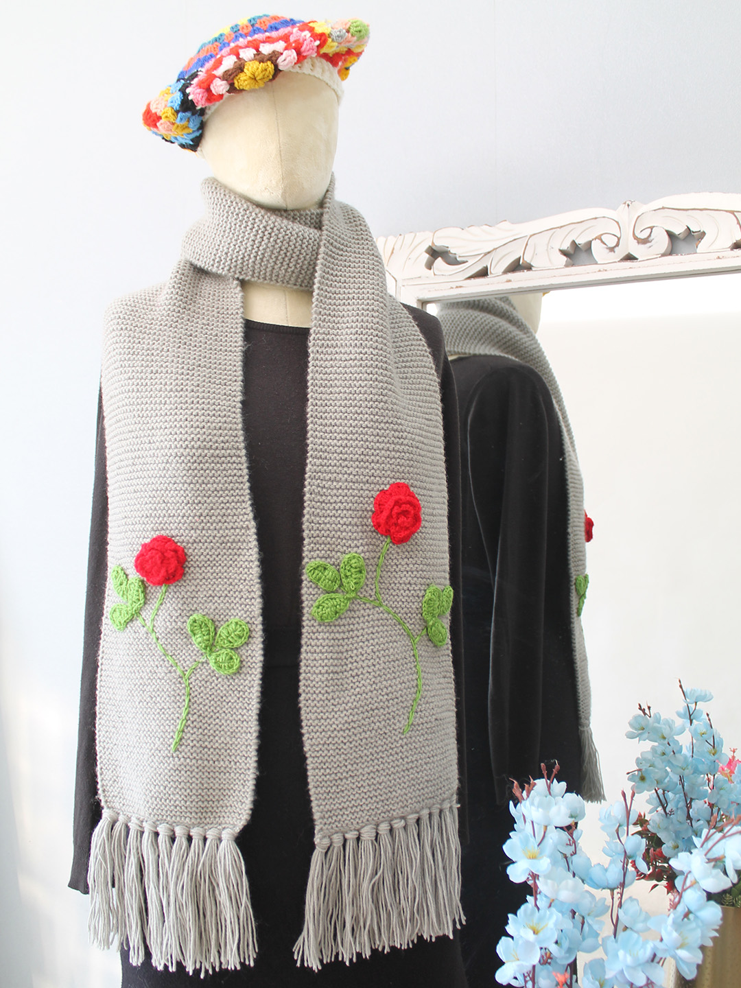 Velvery Floral Design Muffler  Grey