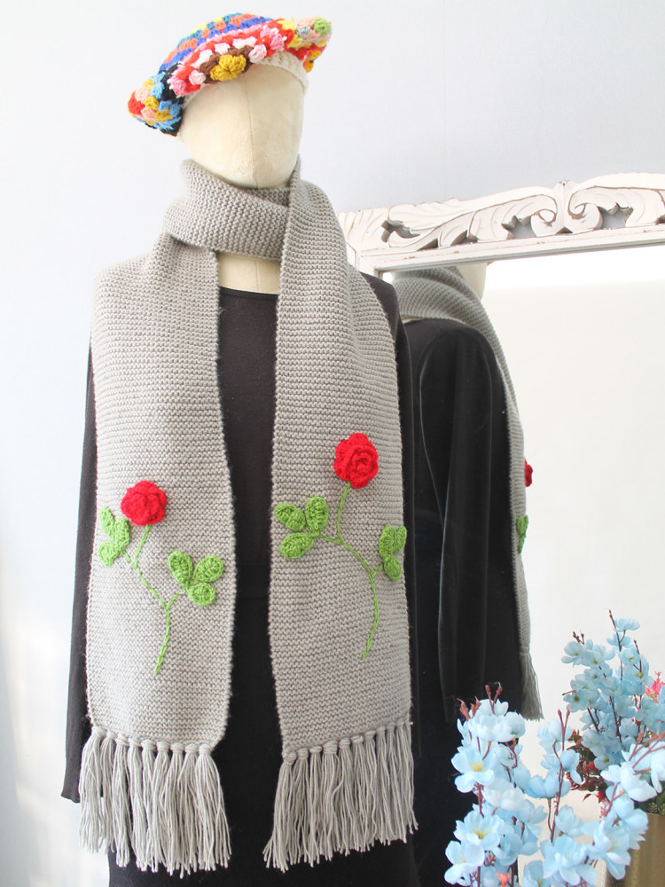 Image of Velvery Floral Design Muffler - Grey