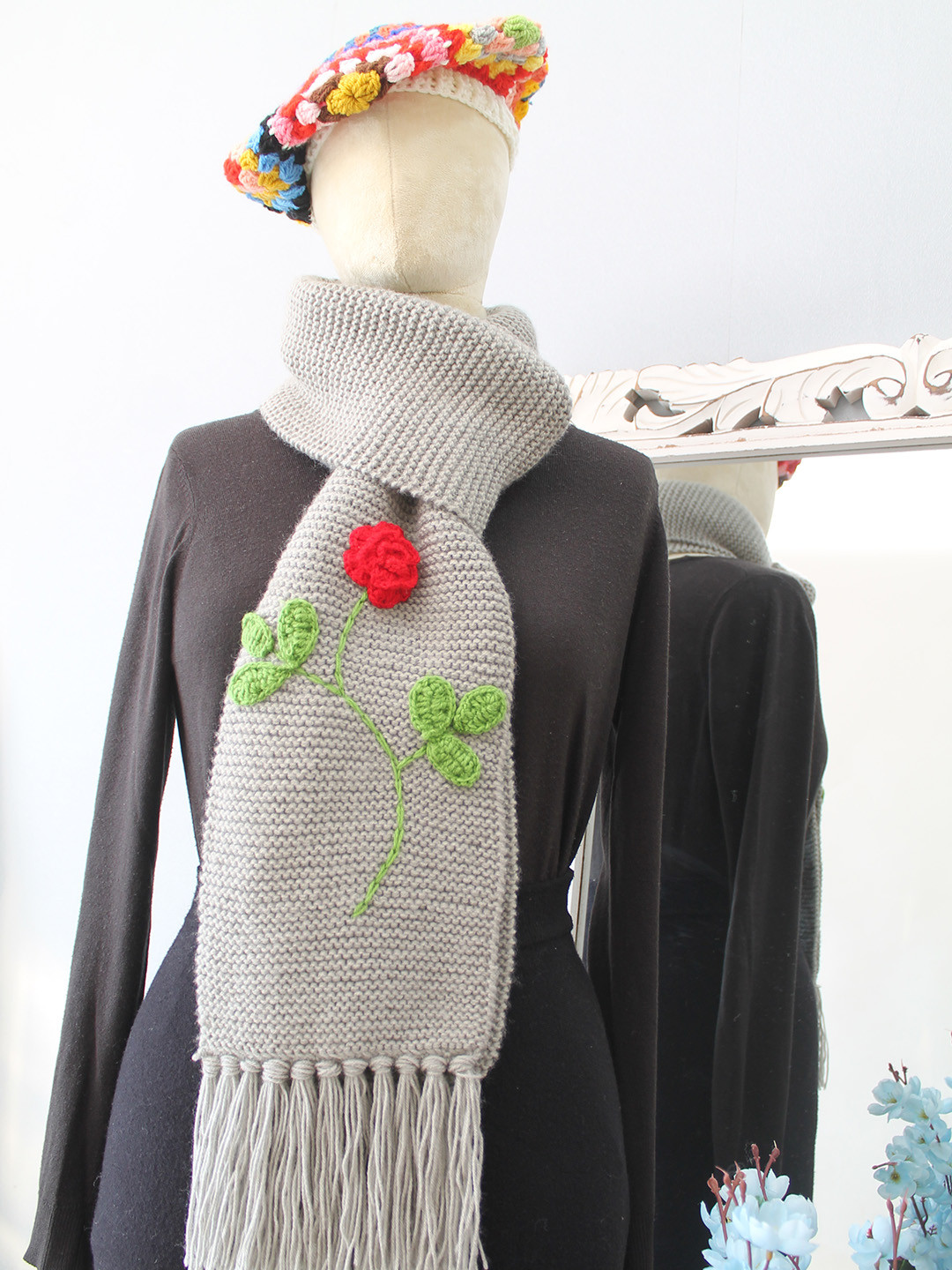 Velvery Floral Design Muffler  Grey