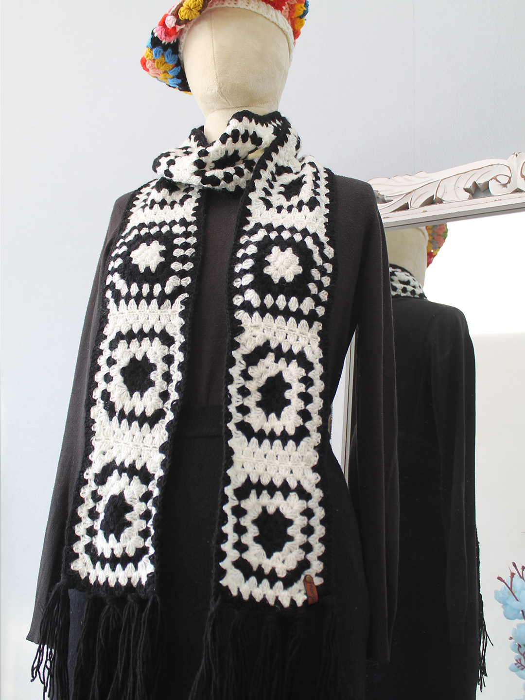 Velvery Handmade Granny Square Muffler - White