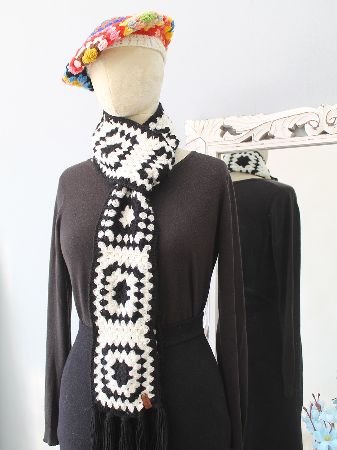 Velvery Handmade Granny Square Muffler - White