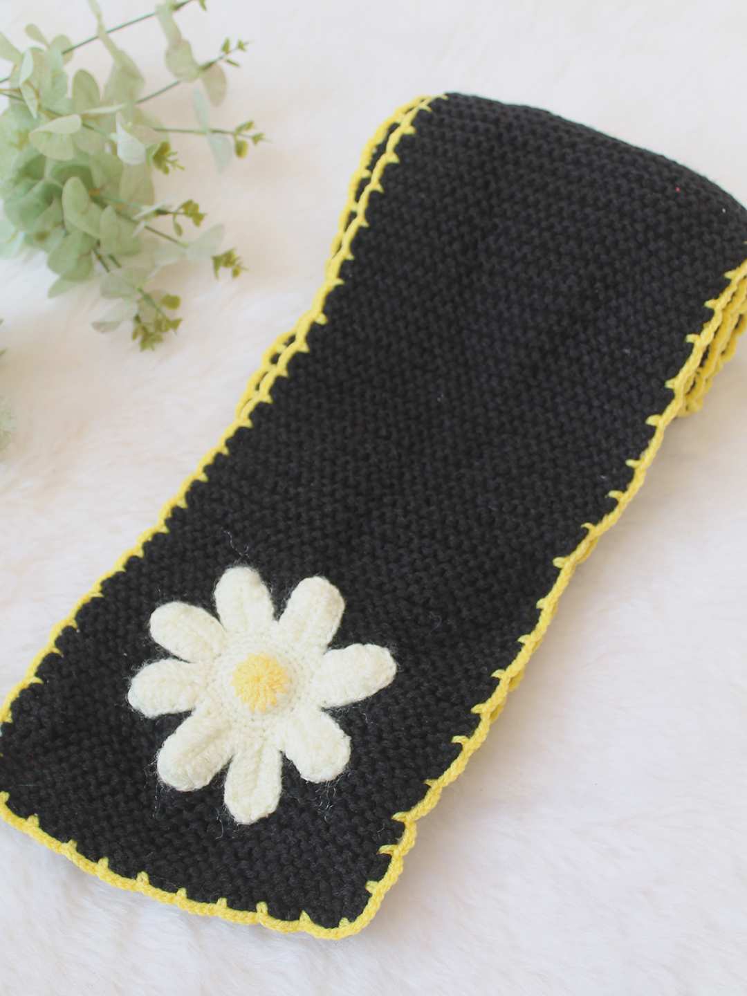 Velvery Handknitted Daisy Floral Muffler - Black