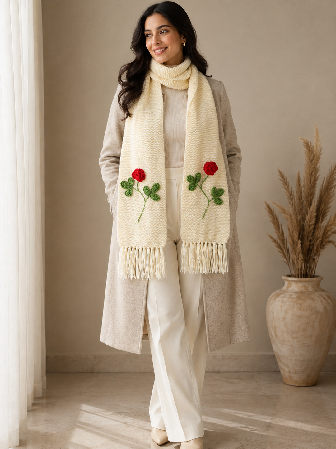 Velvery Handknitted Rose Detailed Muffler - Cream