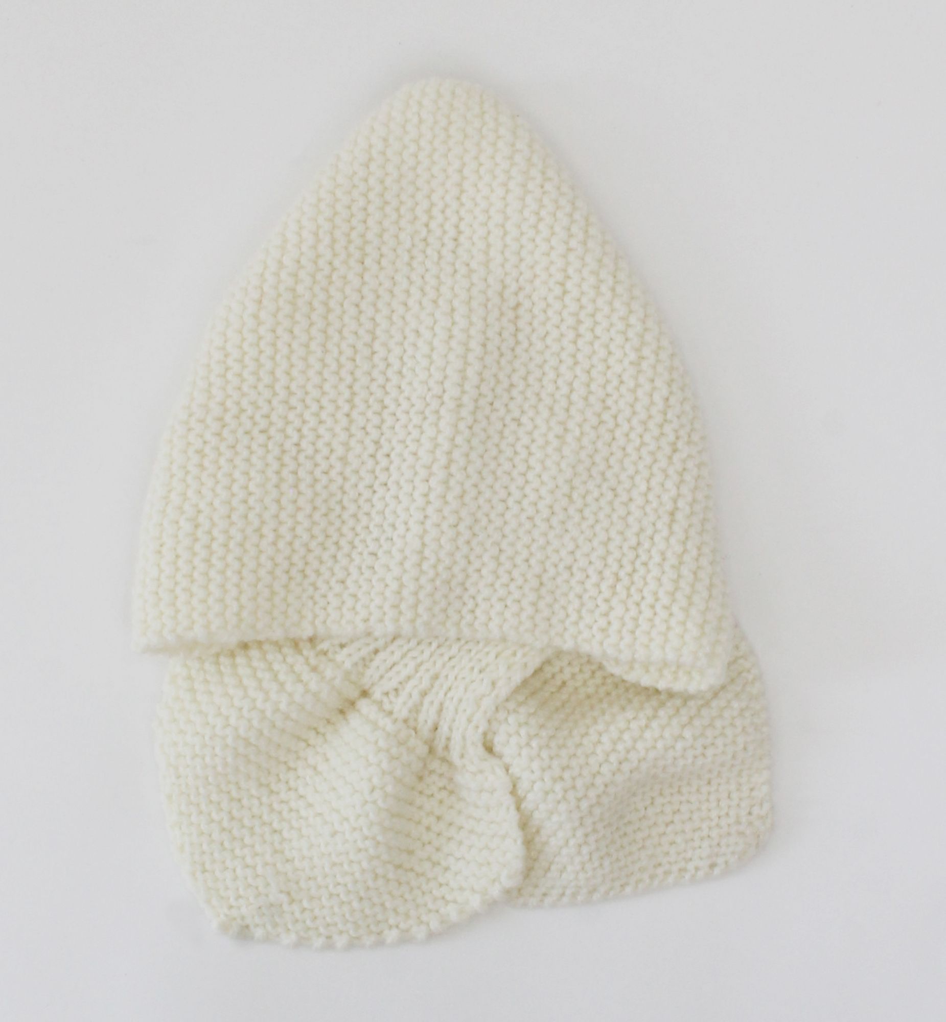 Velvery Handknitted Keyhole Neck Warmer - Cream