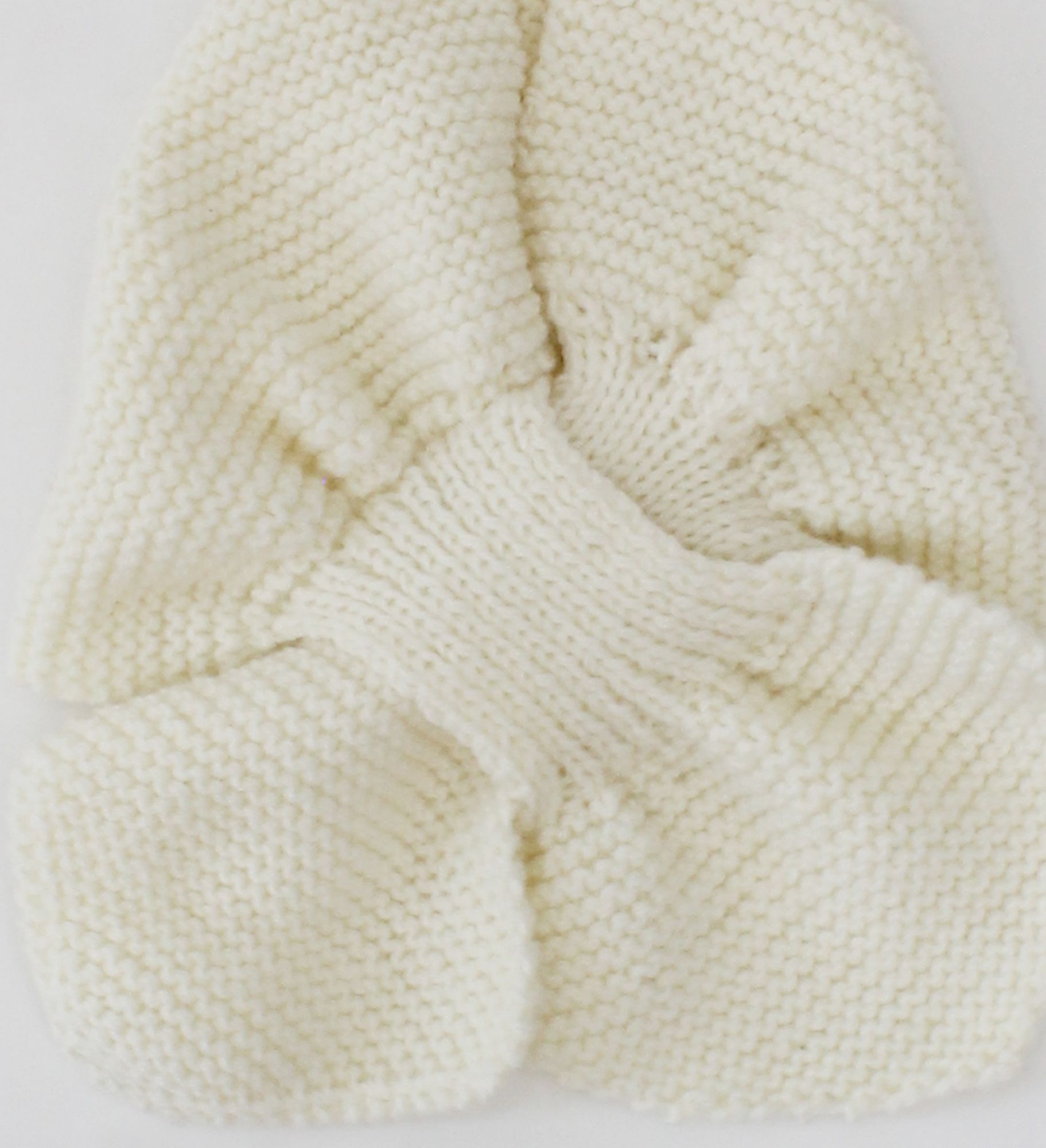Velvery Handknitted Keyhole Neck Warmer - Cream