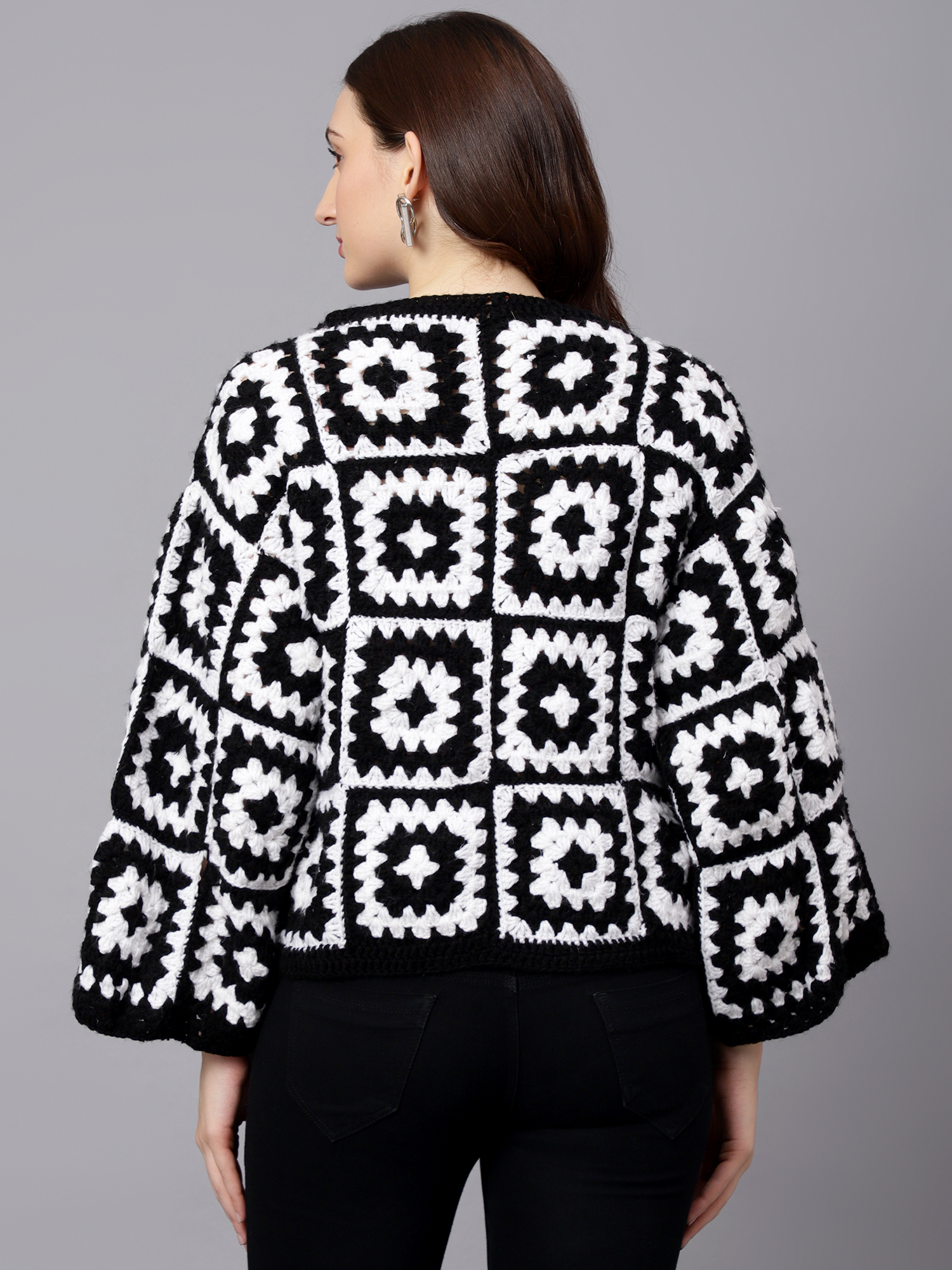 Velvery Handmade Black & White Oversized V-Neck Pullover