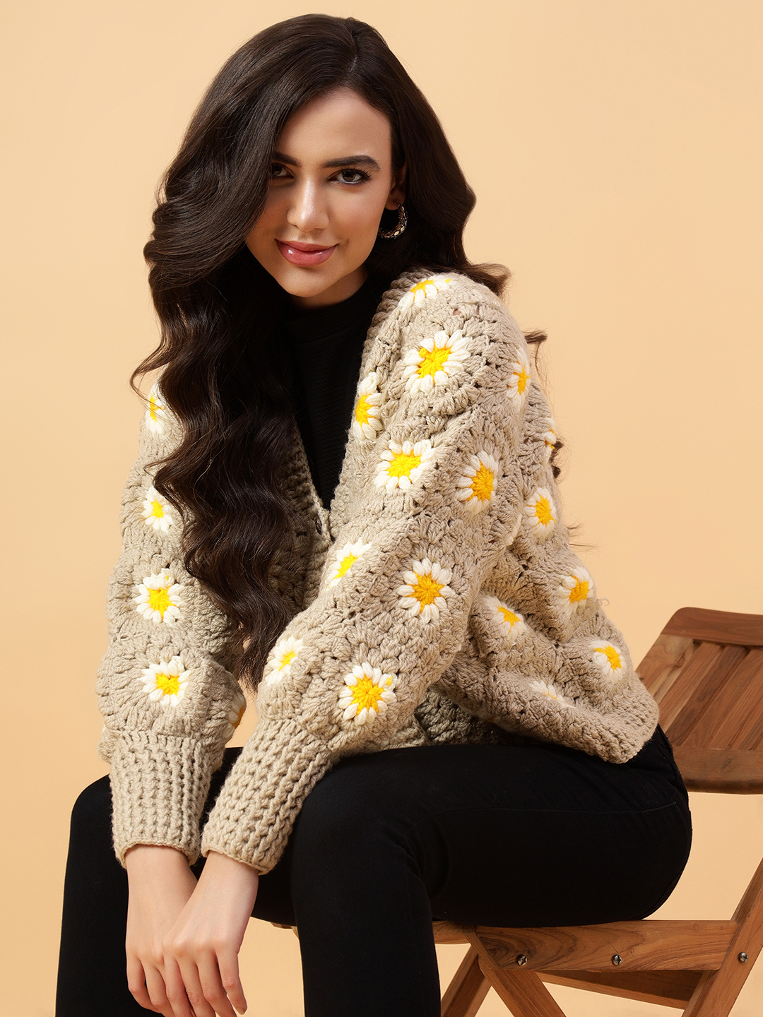 Velvery Handmade Beige & White Vintage V-Neck Cardigan