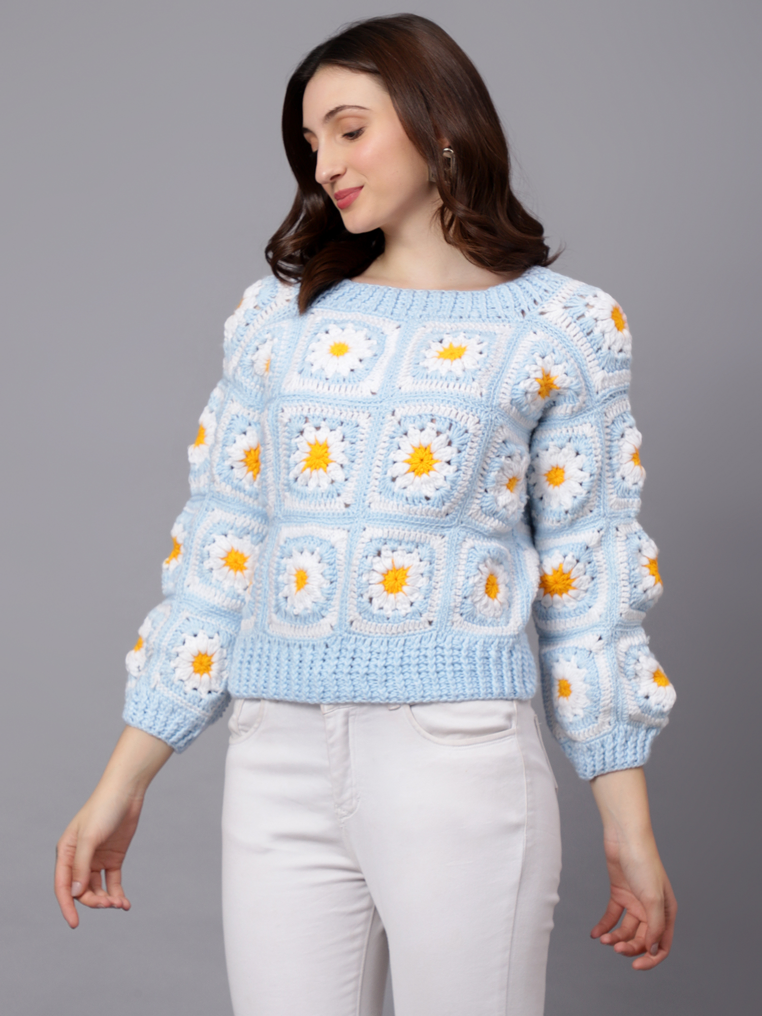 Velvery Handmade Blue & White Blue Daisy V-Neck Pullover